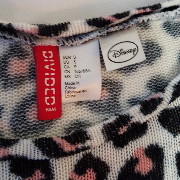 Beautiful Minnie Mouse sweater!! - Picture 7 of 8